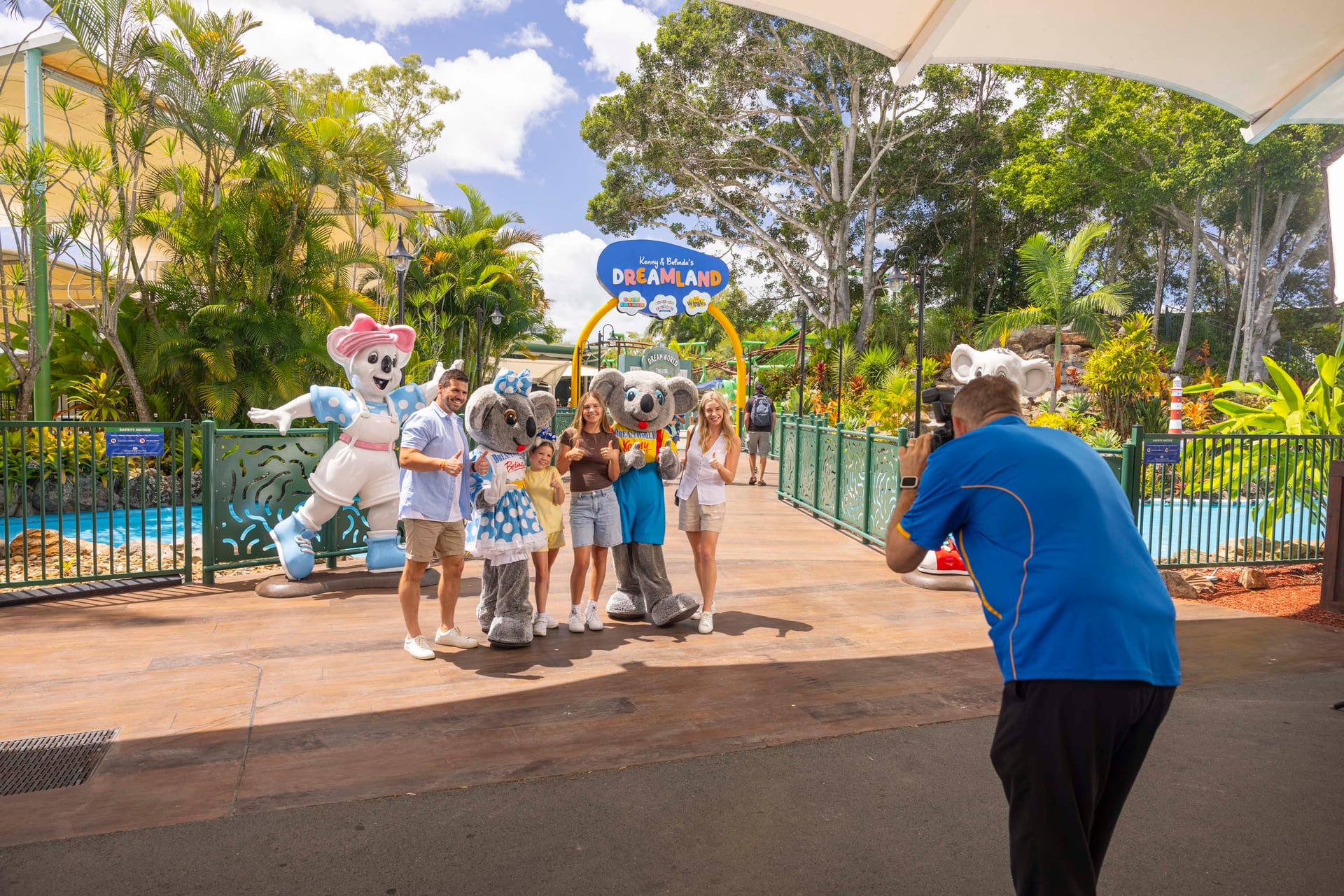 family photo at kenny and belindas dreamland